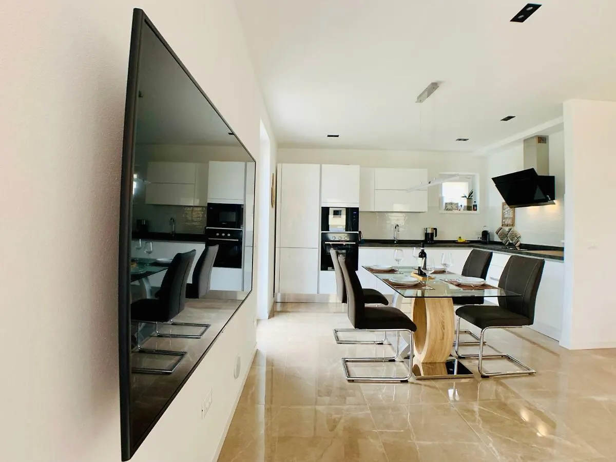 Holiday home Salvatorehomes - Luxury Villa With Private Dream Garden & Bbq - Casa Palma - A 5 Star Luxury Collection At Lake Garda San Zeno di Montagna