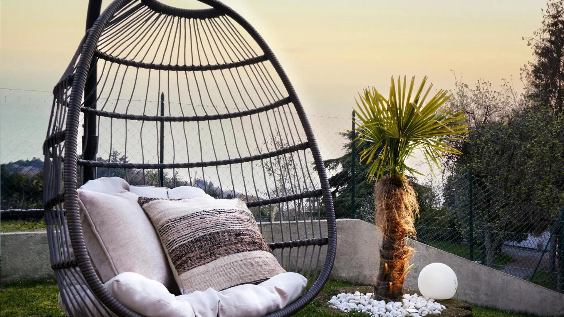 Ferienhaus Salvatorehomes - Luxury Villa With Private Dream Garden & Bbq - Casa Palma - A 5 Star Luxury Collection At Lake Garda San Zeno di Montagna