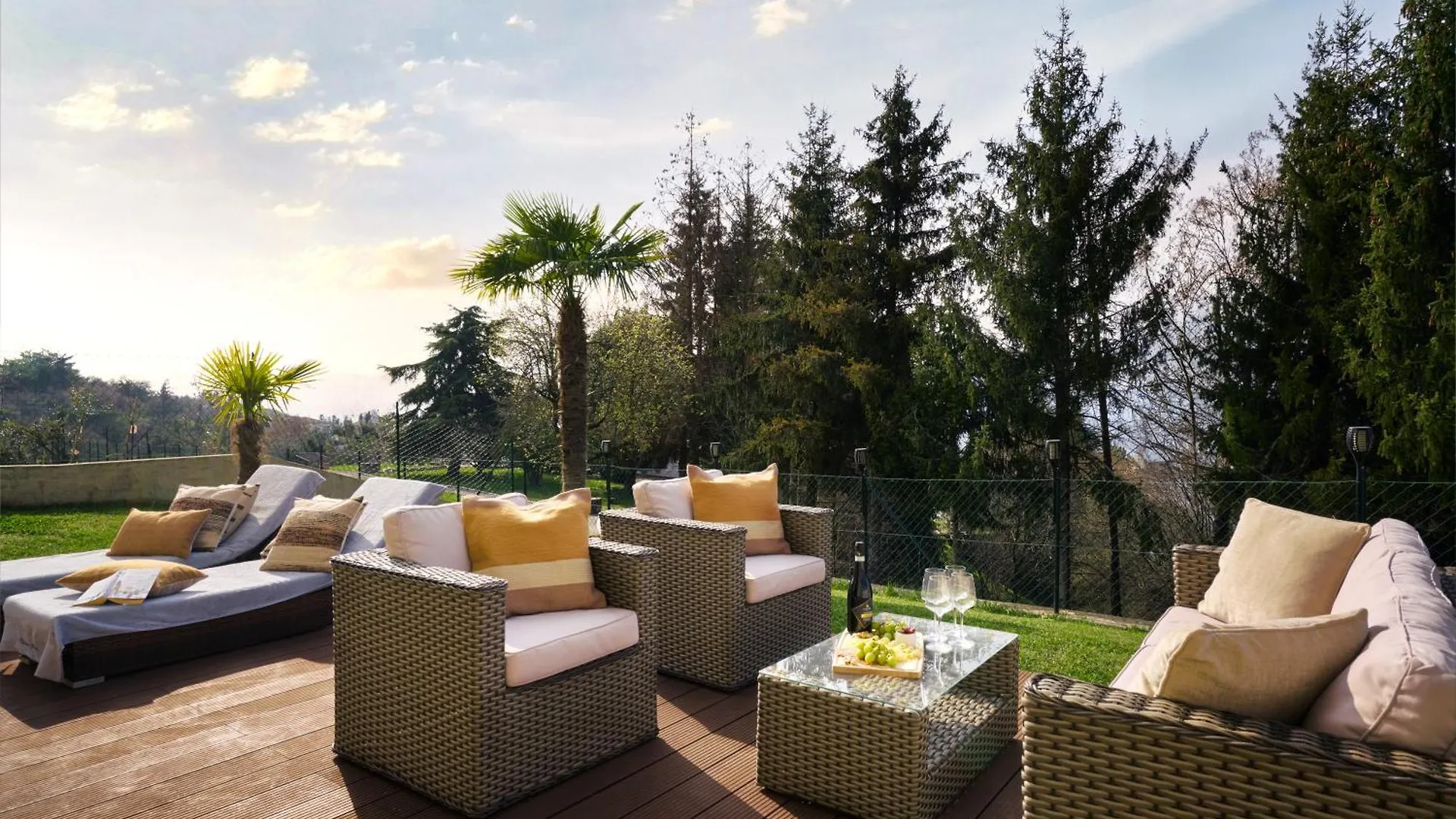 Prázdninový dům Salvatorehomes - Luxury Villa With Private Dream Garden & Bbq - Casa Palma - A 5 Star Luxury Collection At Lake Garda San Zeno di Montagna