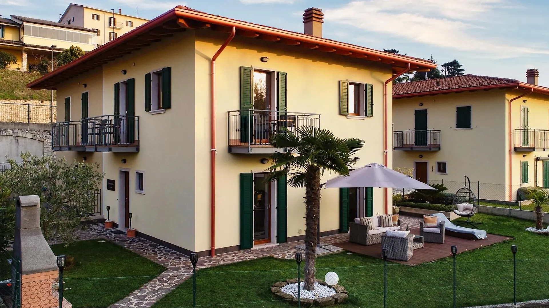 Ferienhaus Salvatorehomes - Luxury Villa With Private Dream Garden & Bbq - Casa Palma - A 5 Star Luxury Collection At Lake Garda San Zeno di Montagna